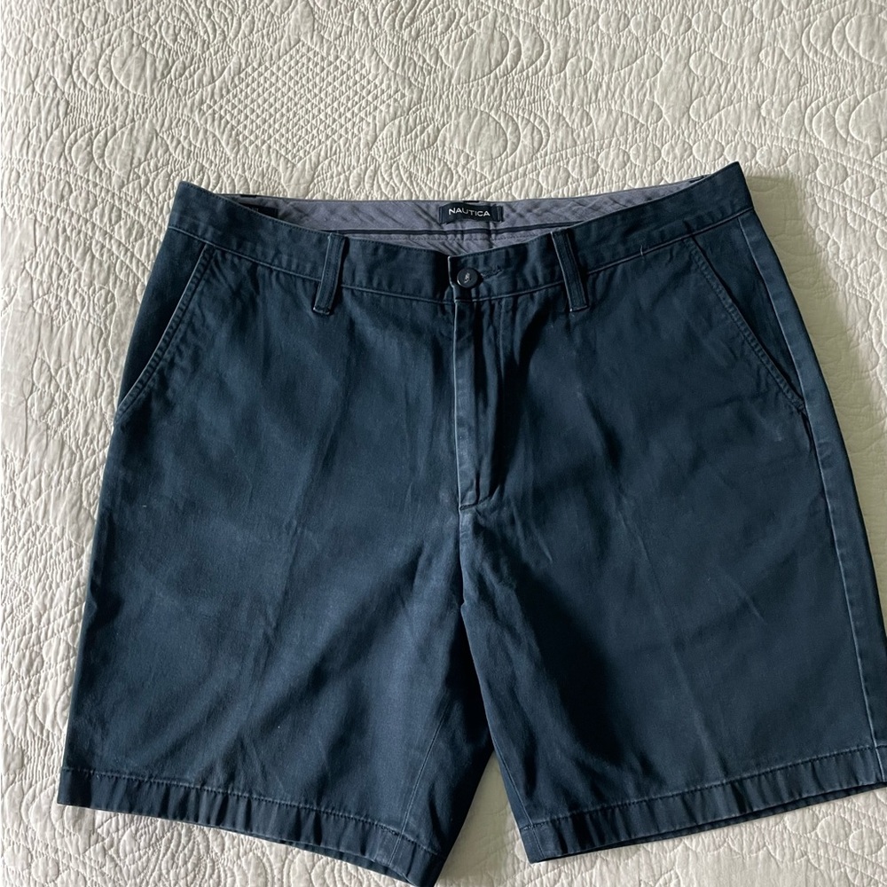 Men’s Nautica Shorts. Size 35